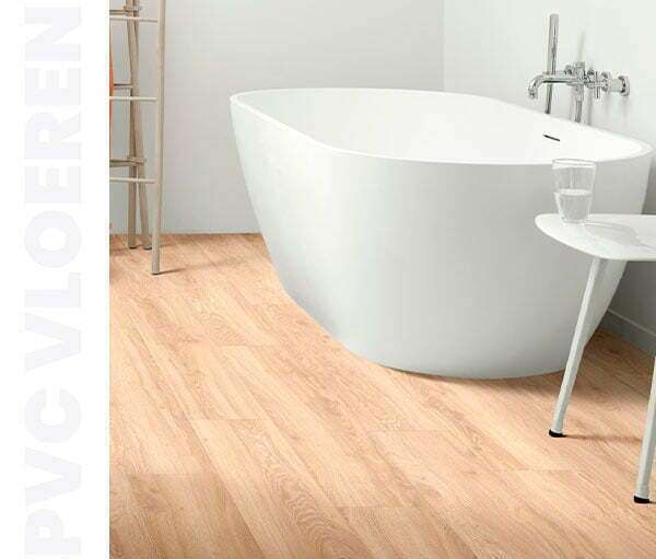 PVC houtlook onder een bad in de badkamer
